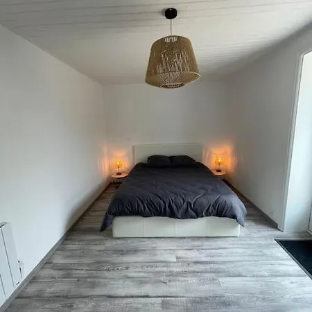 בית נופש Maison Proche De La !
