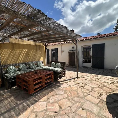 בית נופש Maison Proche De La !